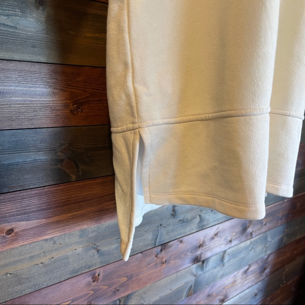 Universal Thread Oversized Sweater - Picture 3 of 5